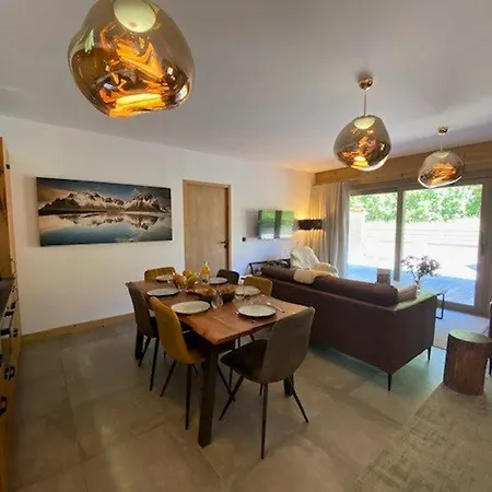6 Pers Avec Terrasse, Parking Et Wifi A Champagny-en-vanoise - Fr-1-638-23