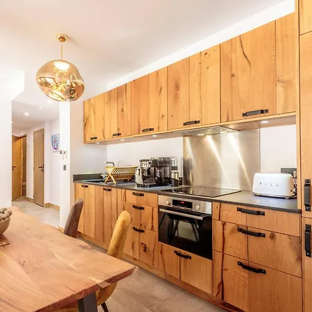 Apartment 6 Pers Avec Terrasse, Parking Et Wifi A Champagny-en-vanoise - Fr-1-638-23 La Plagne