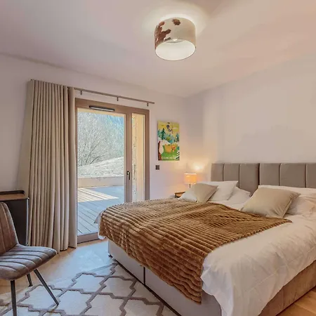 Apartment 6 Pers Avec Terrasse, Parking Et Wifi A Champagny-en-vanoise - Fr-1-638-23 *